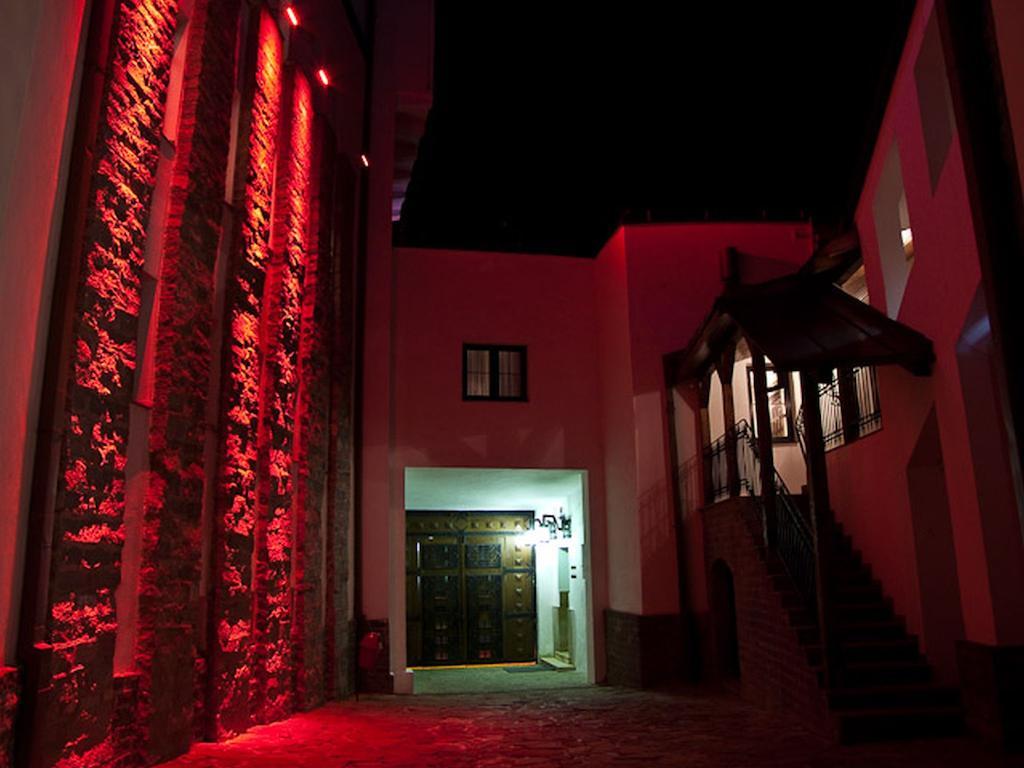 Hotel Castel Dracula Piatra Fantanele Exterior foto
