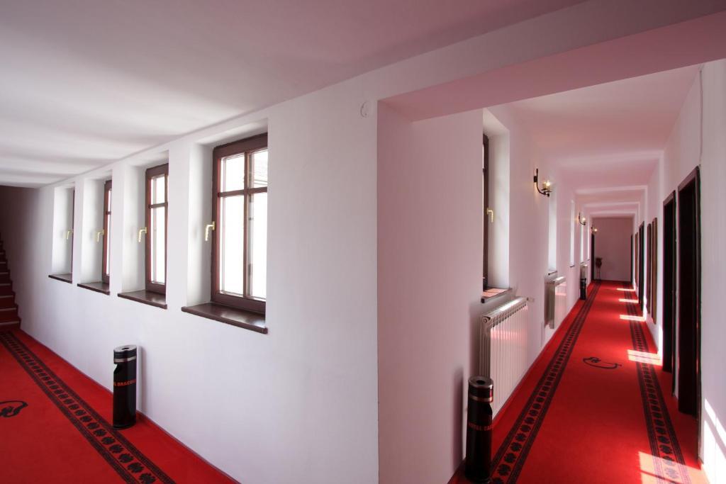 Hotel Castel Dracula Piatra Fantanele Exterior foto