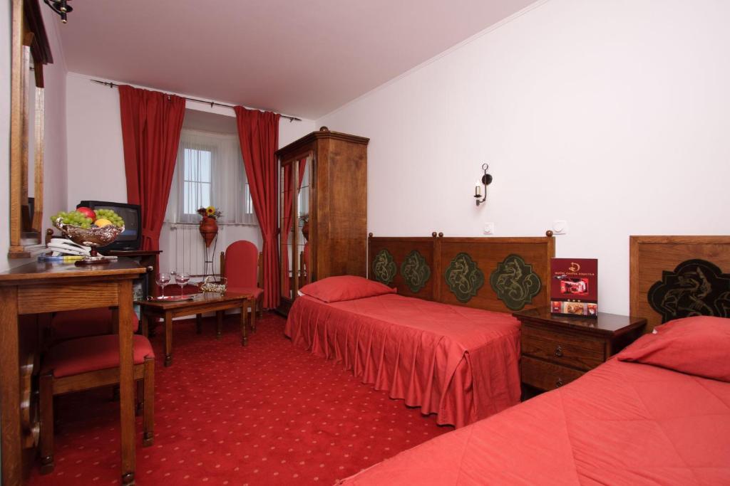 Hotel Castel Dracula Piatra Fantanele Quarto foto