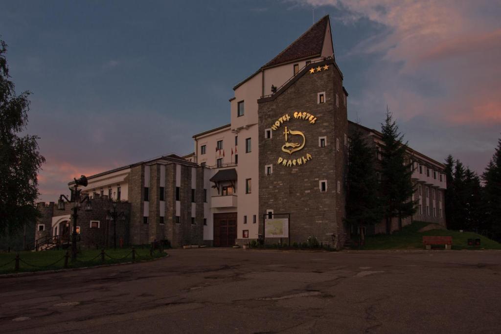 Hotel Castel Dracula Piatra Fantanele Exterior foto